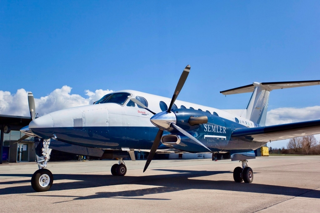 super-king-air-300-exterior-small